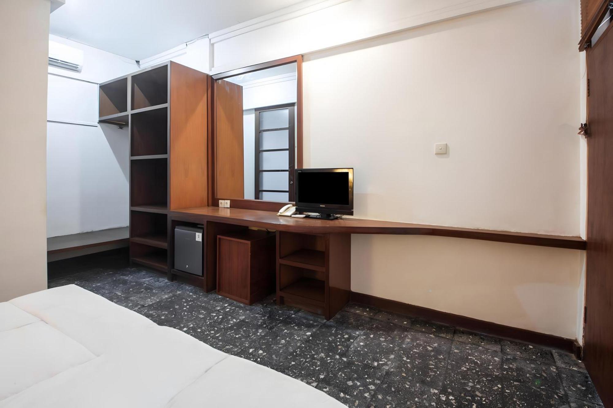 Capital O 93809 Wida Hotel Легиан Экстерьер фото